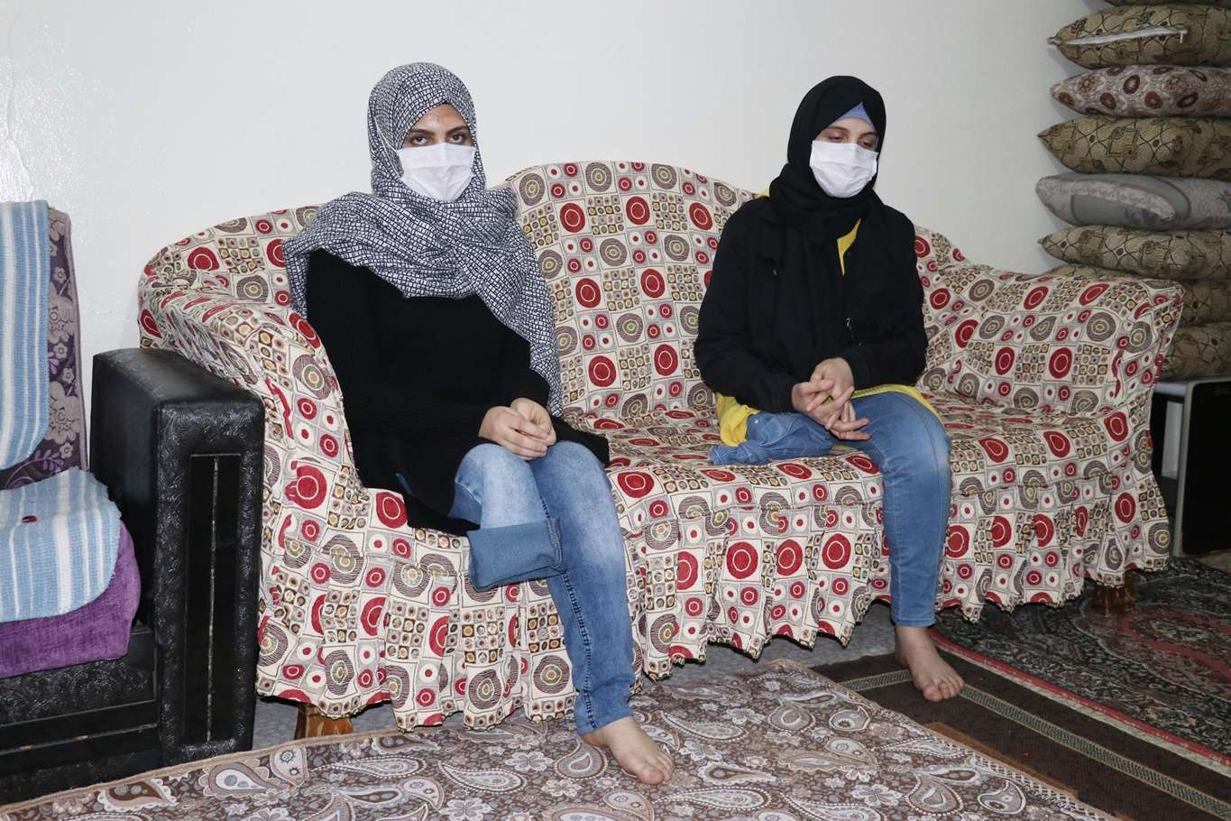 Suriyeli kız kardeşlerin tek isteği protez bacak